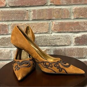 Steven by Steve Madden Brown Suede W/Black Embroidery Heels Size 8.5.